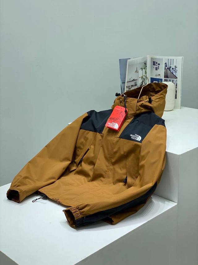 Price reduction! The North Face waterproof windbreaker jacket. Upgraded waterpr