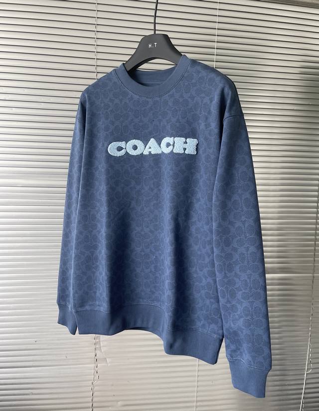 ! Women's round-neck monogram felt sweatshirt with embroidered small logo. This