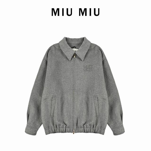 Jacket : Miumiu cashmere embroidered logo zipper jacketThe fabric is made of 80%