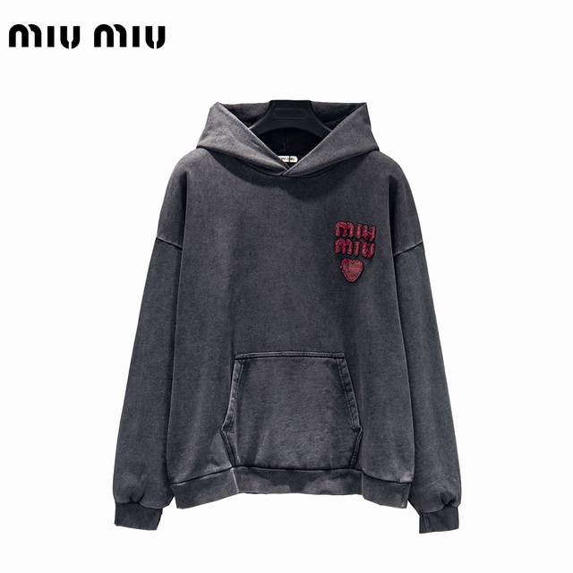 Miu Miu 25Ss washed distressed heart-shaped co-branded hooded sweatshirt feature