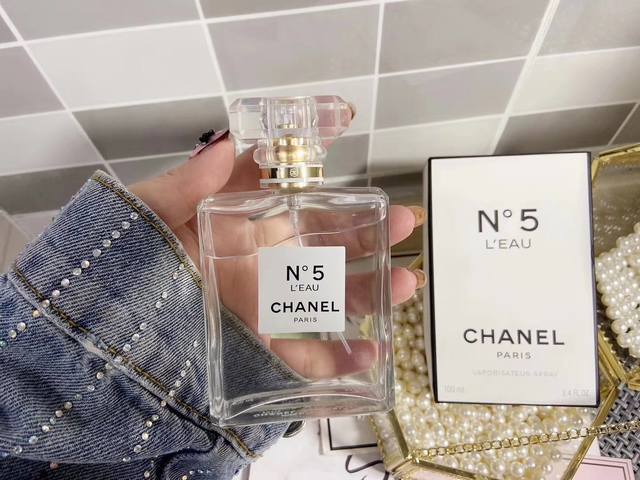 Chnal Chanel No.5 Eau Blanc for women! Scent: Aldehyde floral. Top notes: Grasse