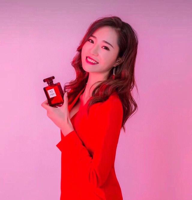Original 160 Ed p 100M L Ch Anel Chanel 2018 Christmas Limited Edition N5 Red Bo