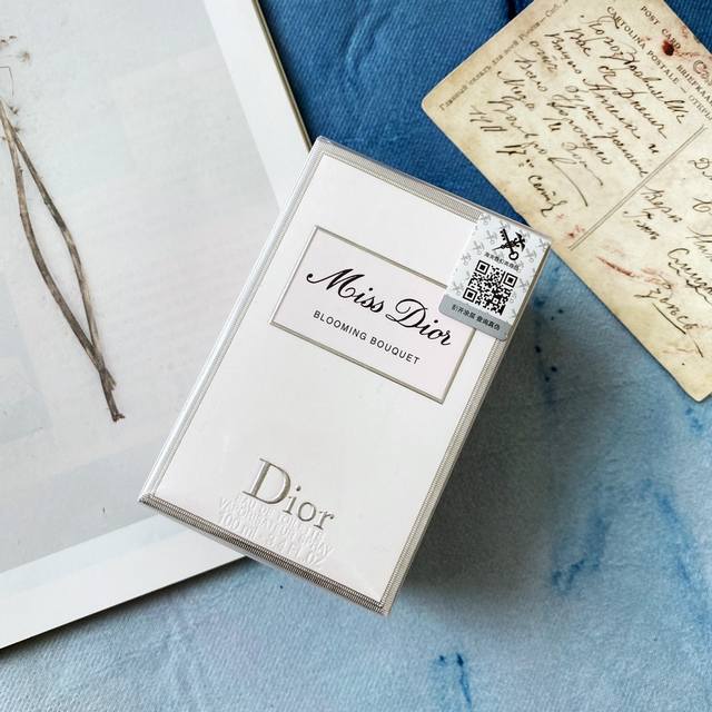 Dior. Dior Blooming Sweetheart Eau de Toilette Ml Top notes: Sicilian mandarin,