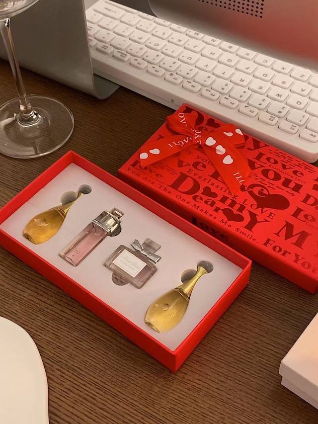 Dior True Selection Perfume Gift BoxManufacturer Clearance SaleKang Kang This pe
