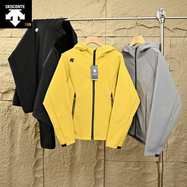 The same style of Descente's new autumn and winter official website men's outdoo