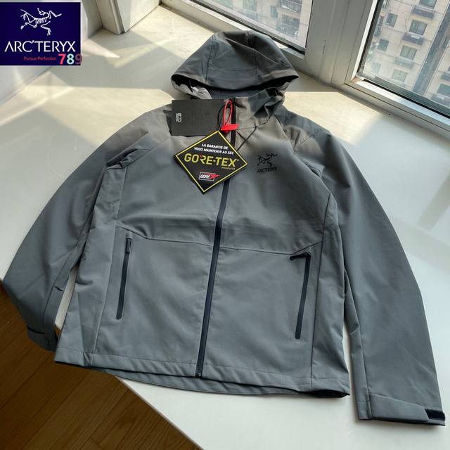 Arc'Teryx Hooded Jacket, Arc'teryx's new Fall 2025 model, just arrived in the st