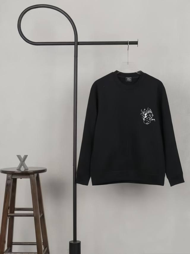Offers Stussy Dice Series flame dice print, American retro couple's sweatshirt.