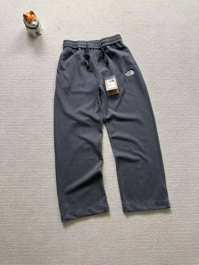 Order number 09293. Tnf The North Face New Year Transformation Loose-Fit Casual