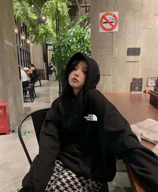 The North Face's Exploration-themed Spring/Autumn Hoodie. This style is made fro