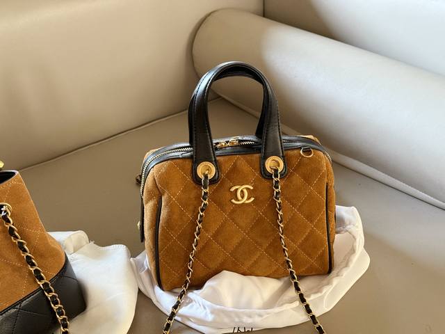 Suede with box Size: 21*17Cm Small Chanel 25A bag that makes your heart beat fas