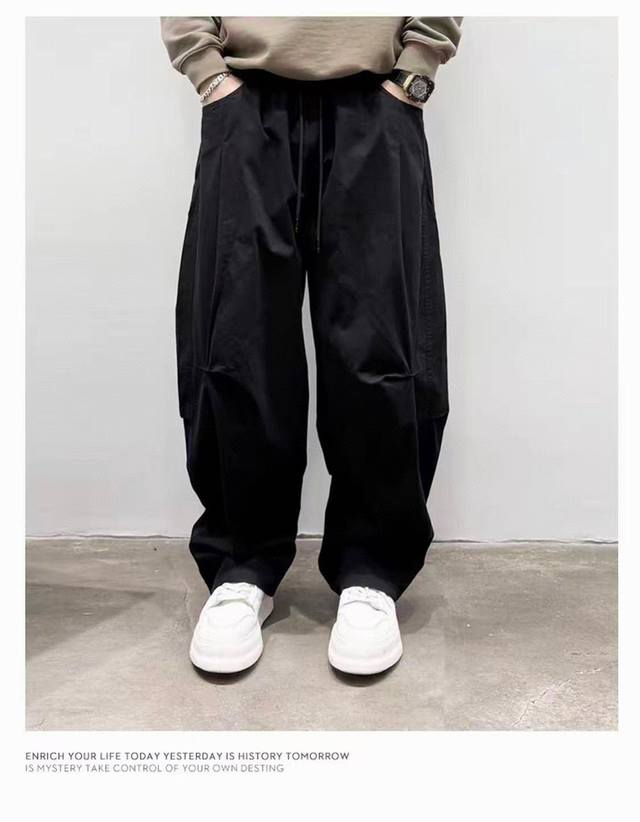 New arrival! Balenciaga casual pants are practical, versatile, and irresistible