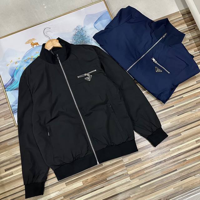 New and high-end Prada stand-up collar jacket . Limited edition hot-selling re