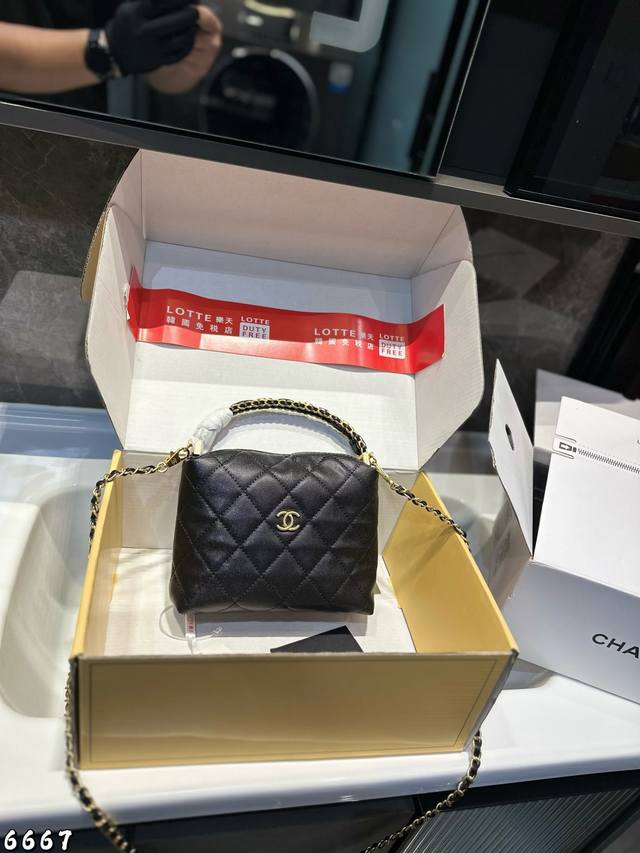 Gift box packagingChanel 25S handle lunch box bagLazy and casual yet easy to car