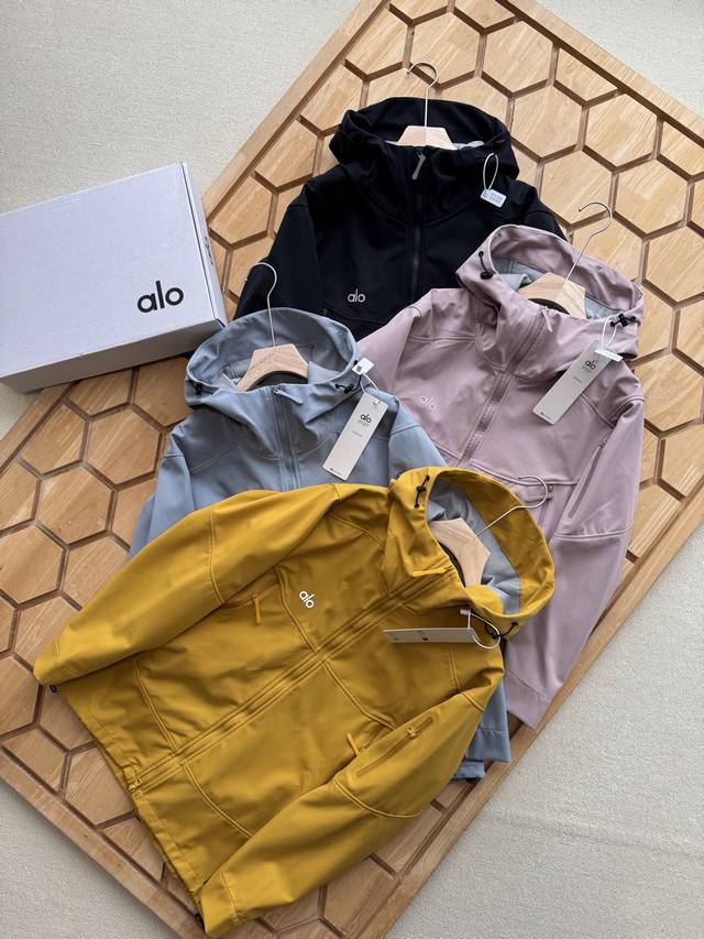 Alo Couple's Jacket Alo Outdoor Mountain Workwear Hooded JacketThis softshell ja