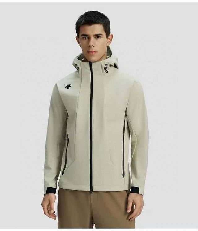 Details, Descente Men's Woven Softshell Jacket. This men's training jacket is de