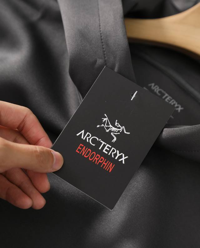 DetailsArcteryx Emblem Men's Solid Logo Hooded Insulated SweatshirtArcteryx Embl