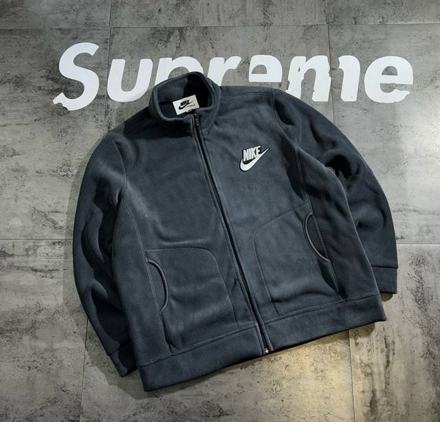 Nike polar fleece loose-fitting couple jacket . Made of polar fleece, the jacke