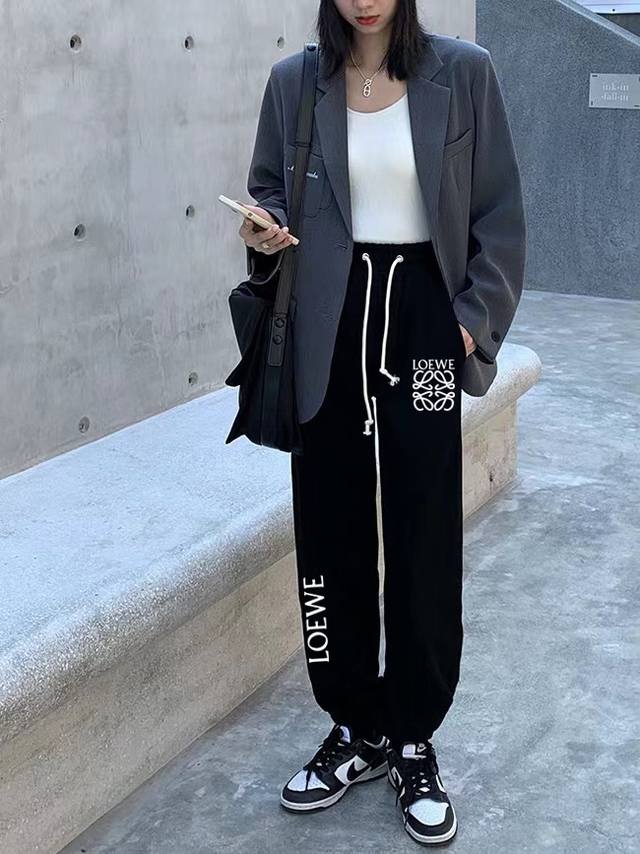 Loewe side patchwork spring and autumn versatile loose sports sweatpants, croppe