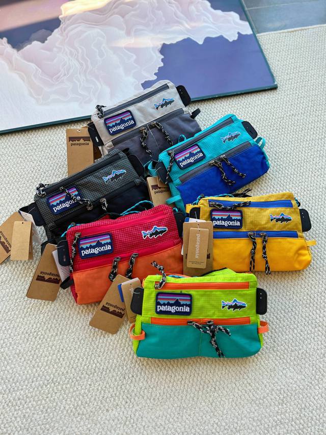 Patagonia Men's and Women's Sports and Leisure Messenger Bag, a Street Style, Pe