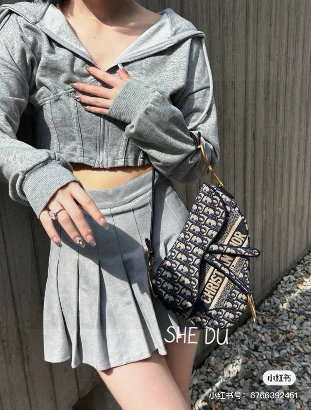 The Dior monogram saddle bag is absolutely stunning! It's a vintage gem that ins