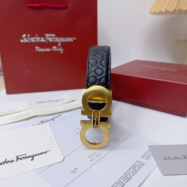 Ferragamo belt, cowhide body, pure copper hardware buckle, clear logo on the bac