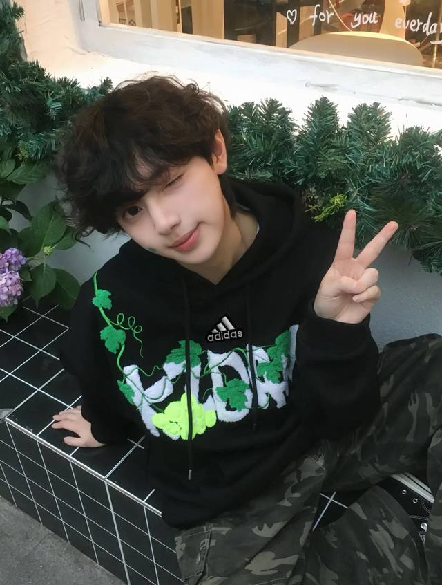 Adidas three-stripe towel embroidered grape tennis towel embroidered hooded swe