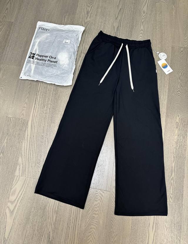 Actual photos of pants are what you see and what you get! The version and fabri