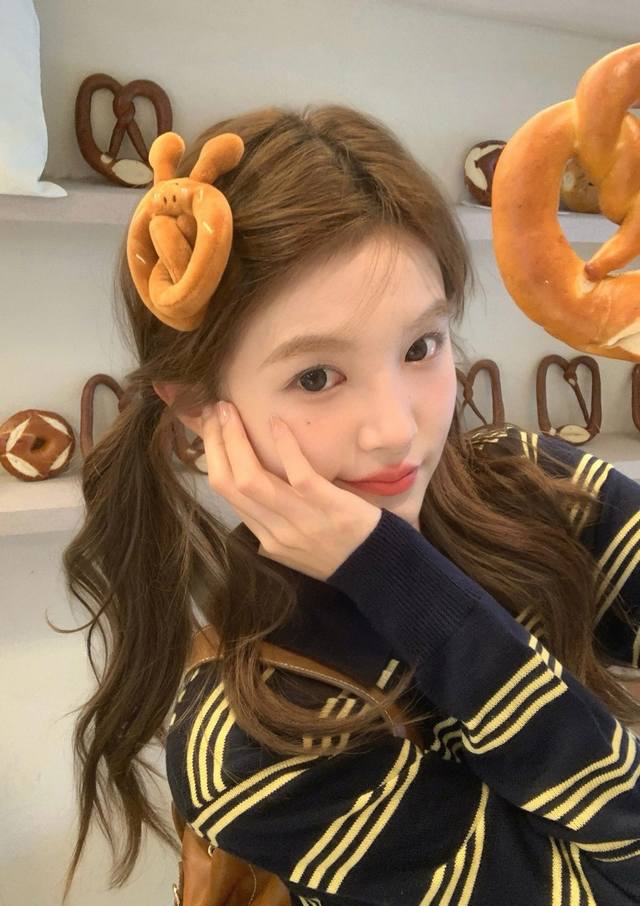 New arrivalMiu Miu striped knit long-sleeved ~ Couple styleSimple and preppyCot