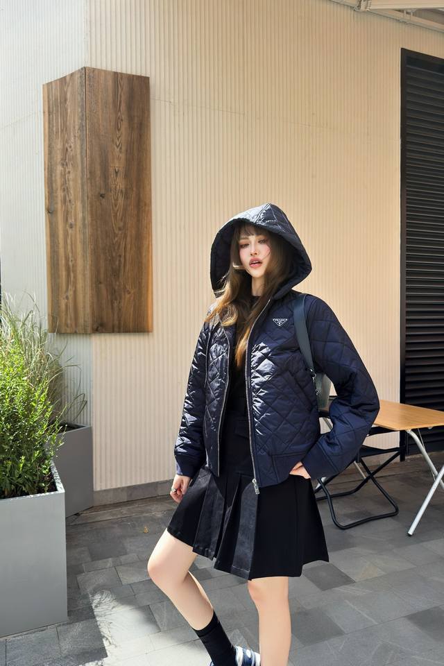 New arrival pd Prada 25 early autumn new dark blue hooded padded jacket Loose f