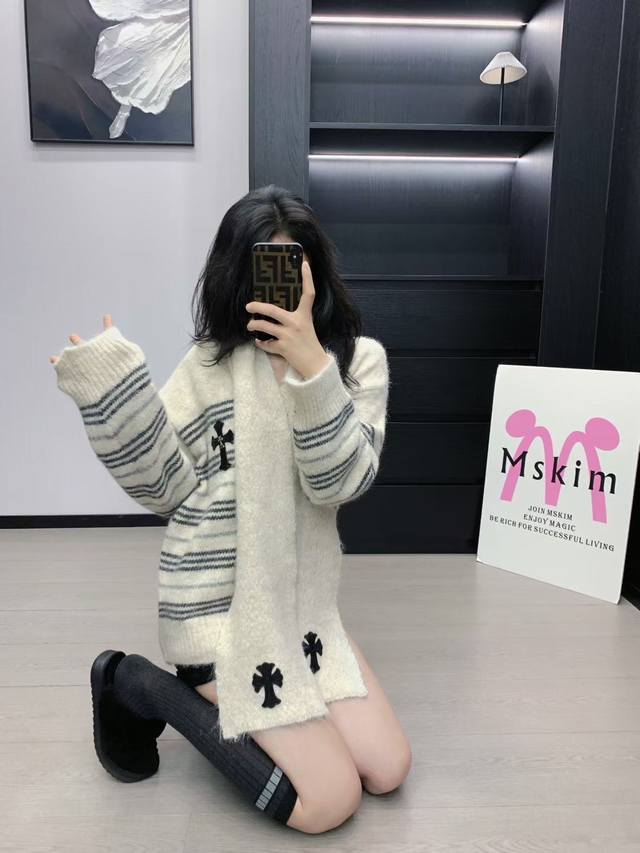 New Arrival Ch Cro V-neck cross stitch leather striped knitted sweater with sca