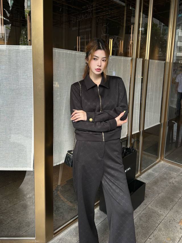 New set Gu* Gucci zipper jacket + elastic waist trousers suit with fashionable