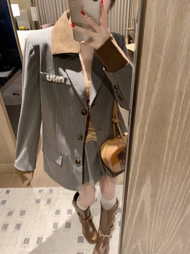 New skirt 150 Miumiu Miu Miu new Miu striped suit and Miu striped skirt The mod
