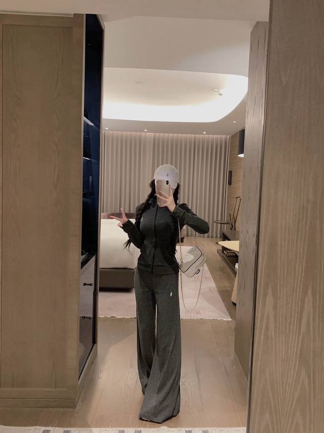 New set Raff Grey Warhorse Set Easy to wear basic sports style The fabric is su