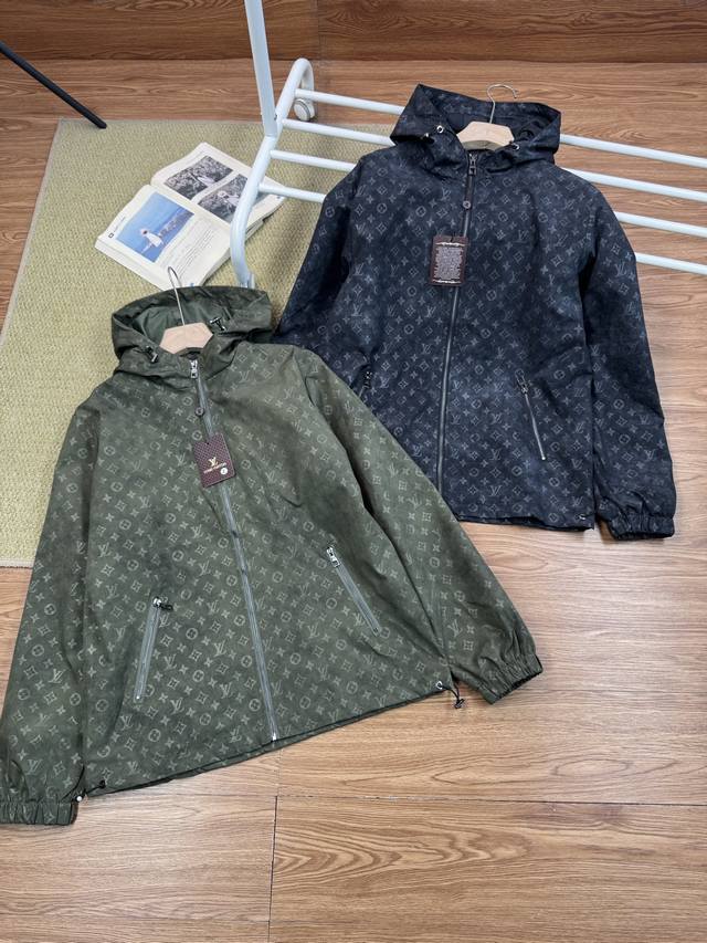 Lv New Louis Vuitton all-over printed monogram jacket, casual couple's hooded ja