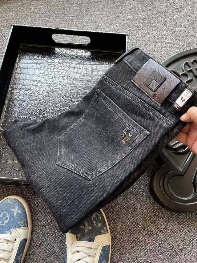 Premium luxury jeans! Popular hot item! New high-end, heavily washed black and g