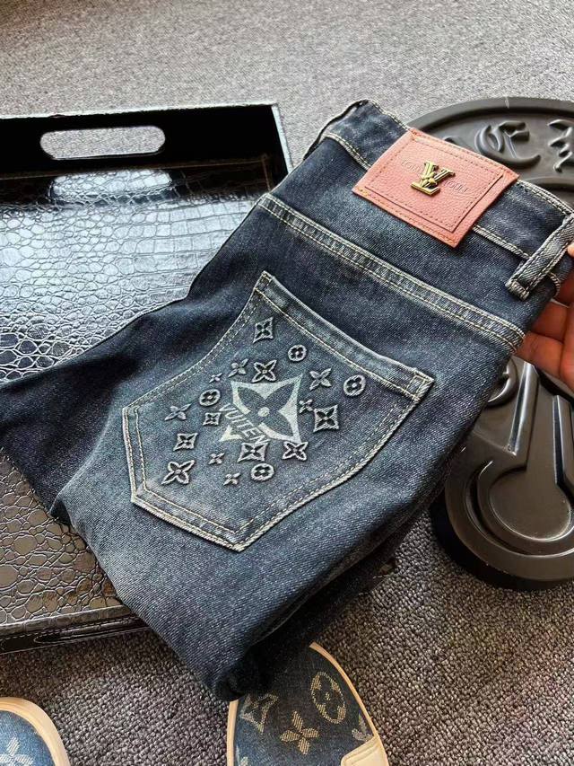 Special clearance sale on top-tier denim! In stock: 30-31-32-33-34 Popular item