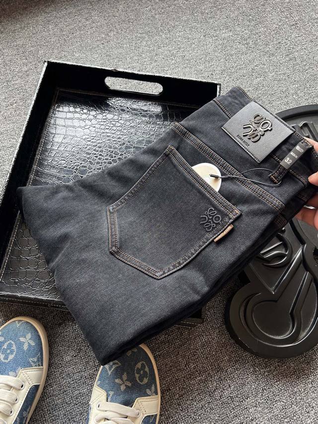 Top luxury counter product! Popular item! Loewe & On collaborated on high-end, p