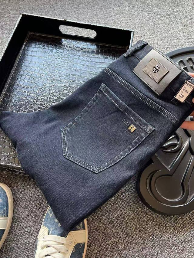 Top-tier new jeans! Popular hot item! Zegna's new washed dark blue-gray jeans! A