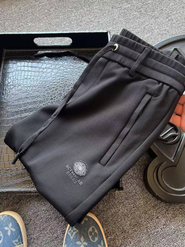 Premium-quality piqu