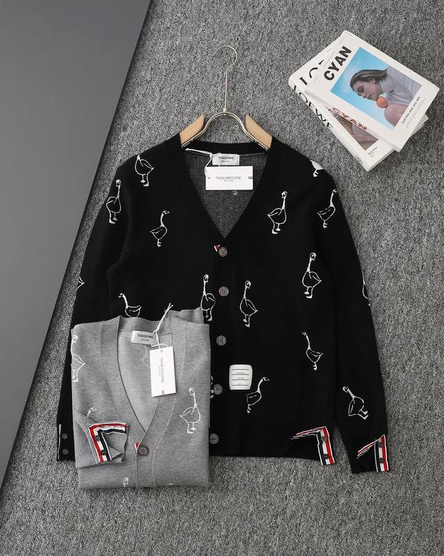 Original and authentic Thom Browne Tb goose all-over intarsia wool cardigan! 202