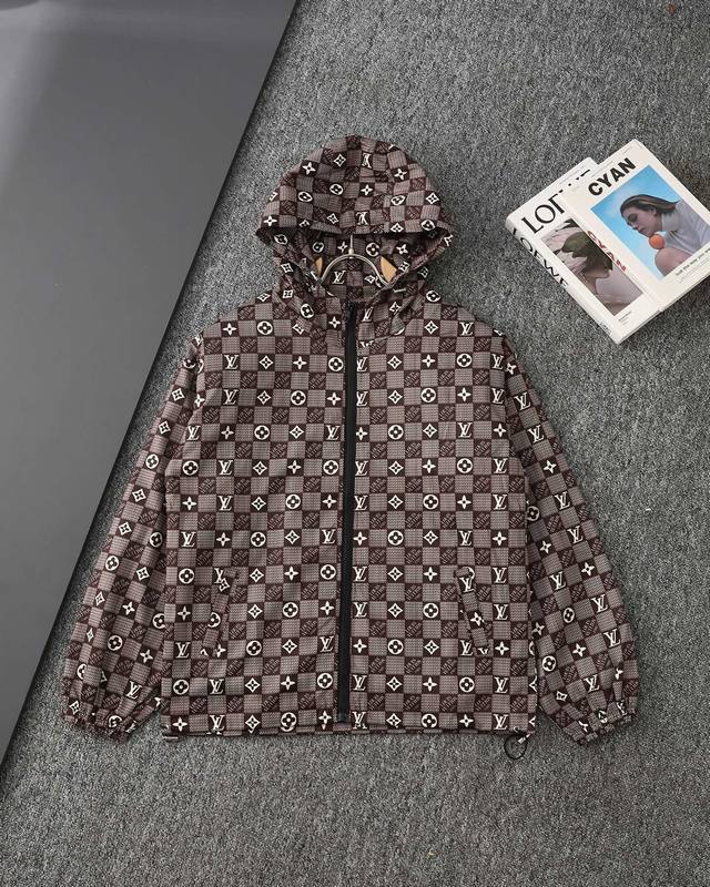 High-quality Louis Vuitton all-over printed monogram small plaid jacket! High-te