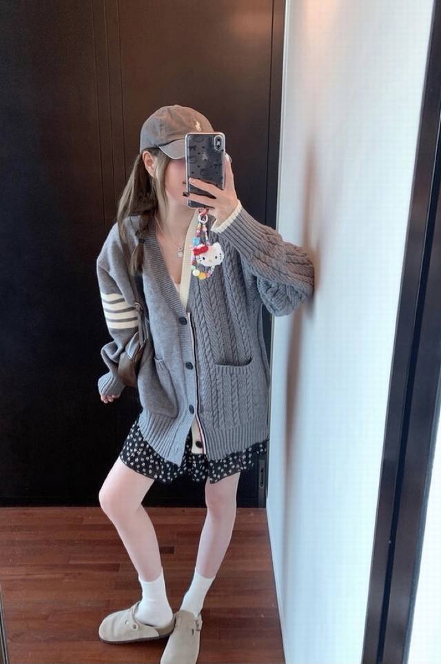 High-end version, thickened and high-quality Tb Mandarin Duck Splicing Cardigan