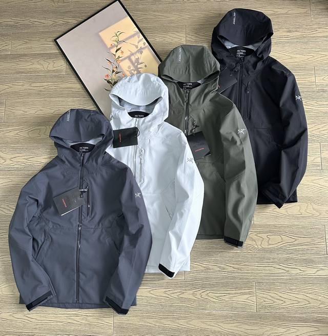 The Rush Ralle is a high-performance, all-mountain hardshell jacket designed by