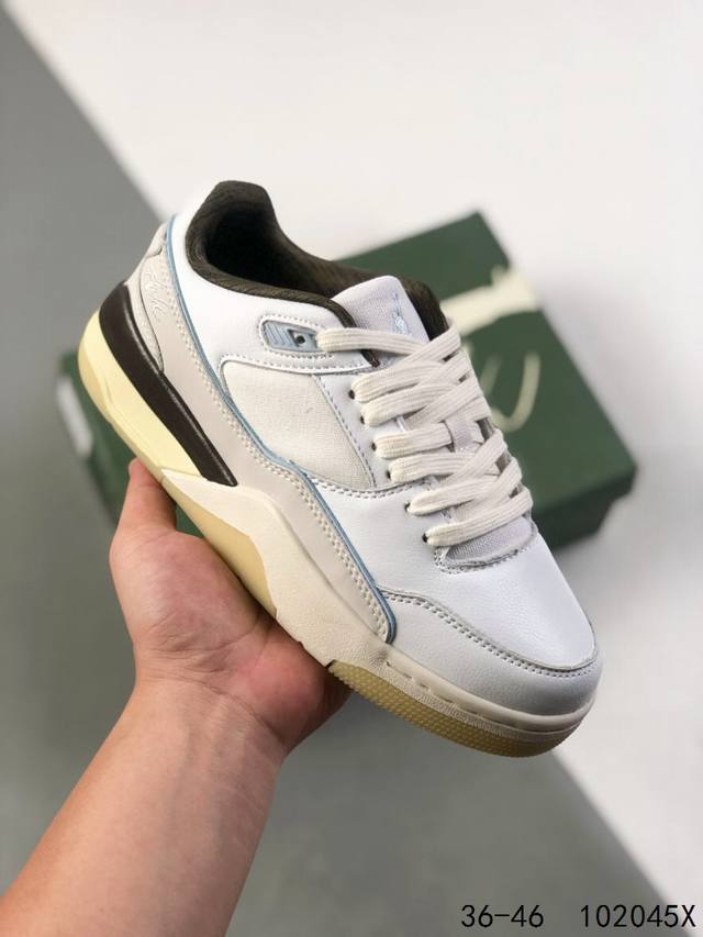 Authentic label with half size! The Jordan Flight Court Sp "Tela," a versatile s