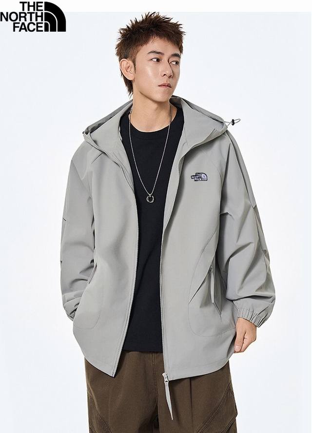 The North Face's new autumn style, a versatile and fashionable high-quality hood