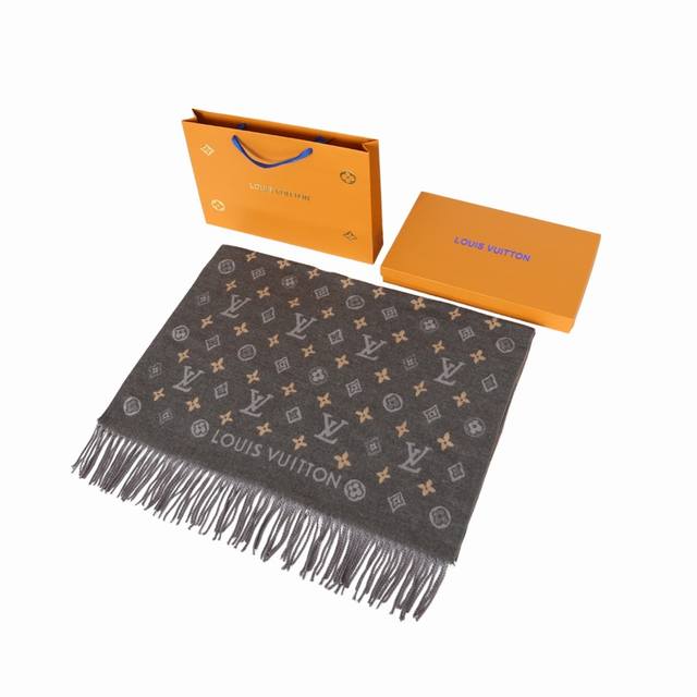 Lv Grey Four-Leaf Clover Logo Scarfshowcases fall and winter fashion with its in