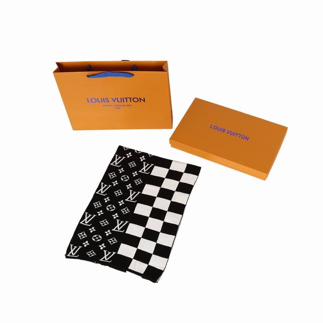 Lv Black and white checkerboard stitching logo knitted scarfLv's century-old cla