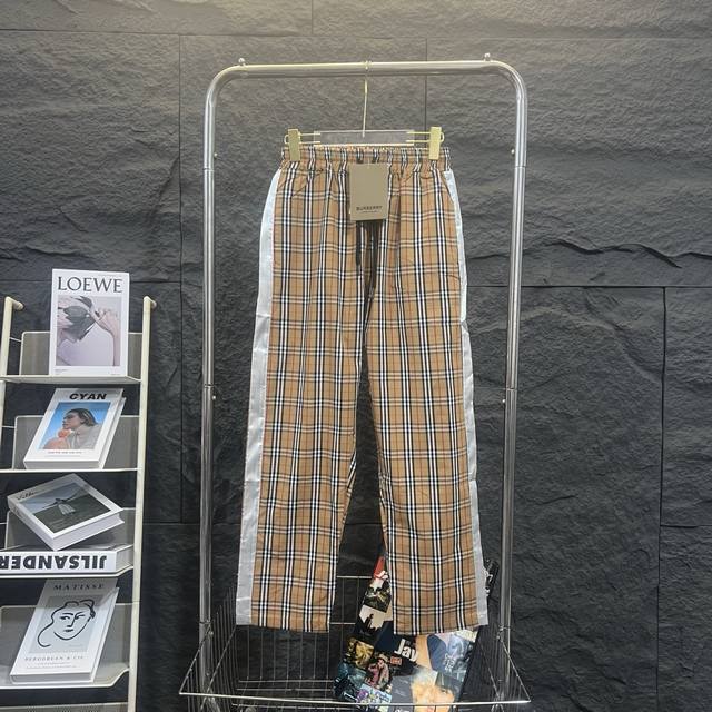 Burberry classic side webbing plaid trousers Made of classic plaid fabric with s