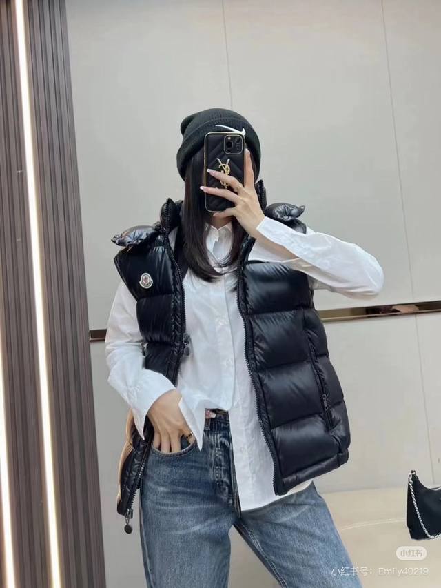 New Arrivals Model Photos Chest badge supports NFC recognition; tap your phone