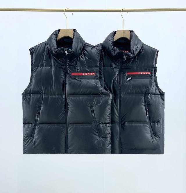 New arrivalsActual photosPrada classic 24Fw down vest with red silicone trimPra